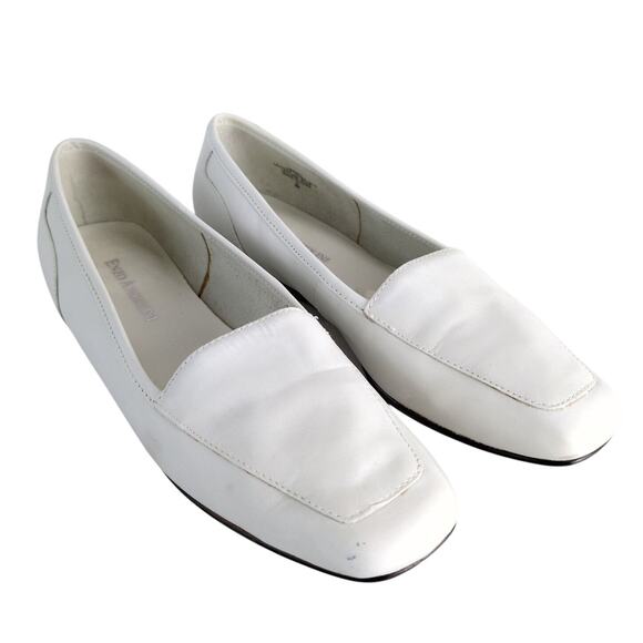 Enzo Angiolini "Liberty" Women's 8N White Leather Flats Loafer Slip-On Shoes - Picture 1 of 7